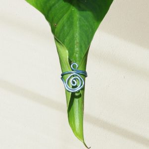 Anillo espiral azul