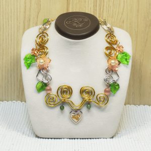 ❀ Collar corazón floral